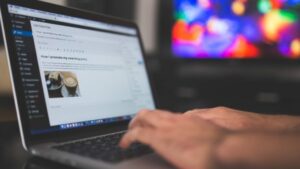 How to Make Money Online Blogging